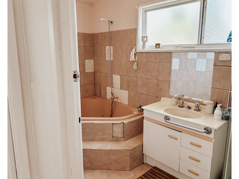 12 Potch Street, Lightning Ridge NSW 2834