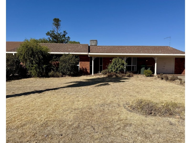 3 Cummins Ave, Moree NSW 2400