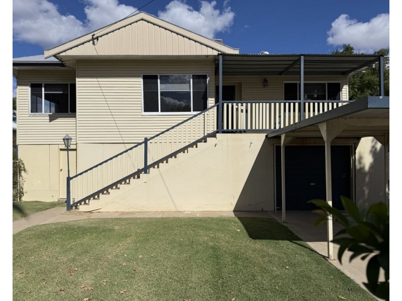 36 Iris ST, Moree NSW 2400