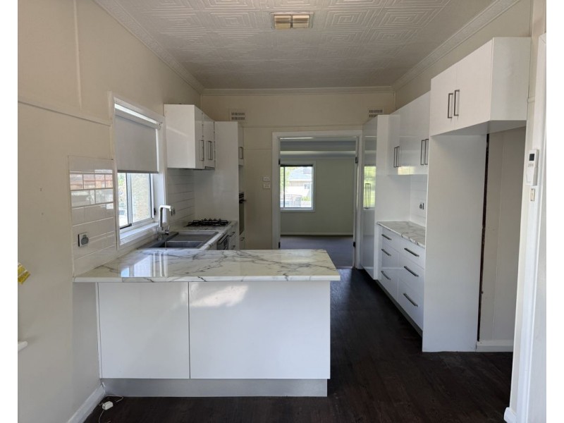 36 Iris ST, Moree NSW 2400