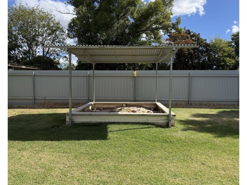 36 Iris ST, Moree NSW 2400