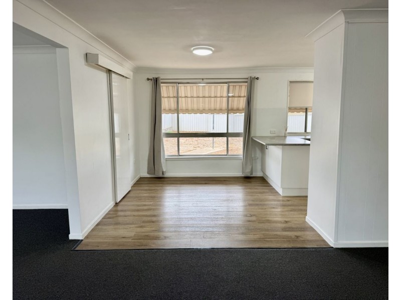 33 Kamilaroi DR, Moree NSW 2400