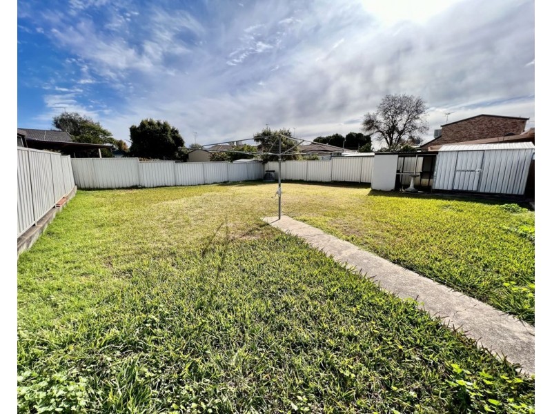 33 Kamilaroi DR, Moree NSW 2400