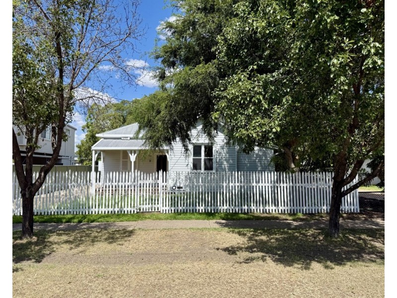 26 Edward ST, Moree NSW 2400