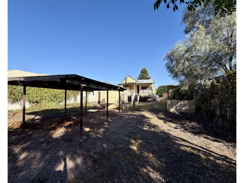 10 Chester Street, Moree NSW 2400
