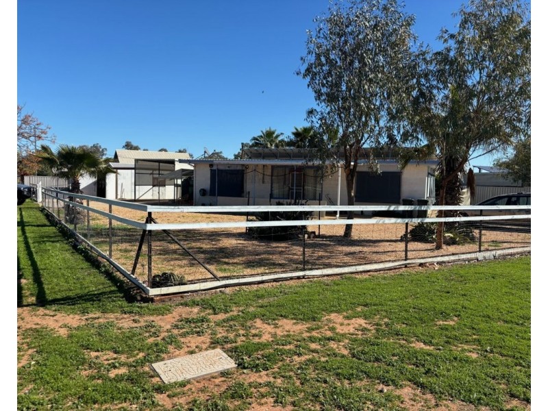 8 Gem street, Lightning Ridge NSW 2834