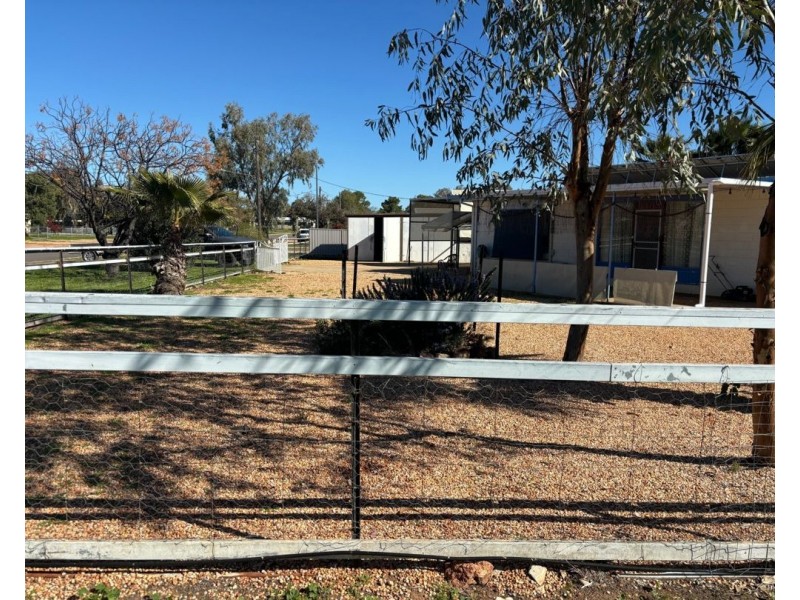 8 Gem street, Lightning Ridge NSW 2834