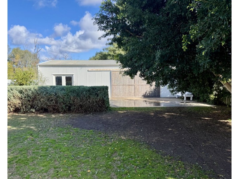 11 Carnarvon Hwy, Moree NSW 2400