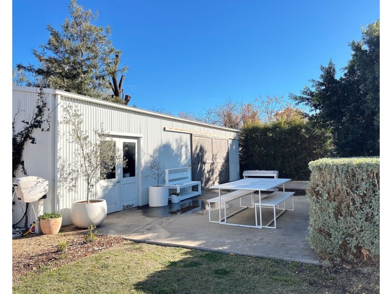 11 Carnarvon Hwy, Moree NSW 2400