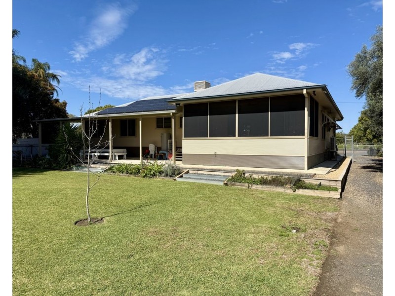 53 Carbeen ST, Moree NSW 2400