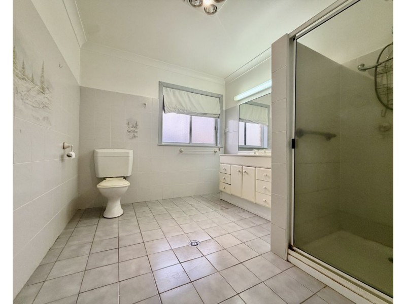 27 Maple Avenue, Moree NSW 2400