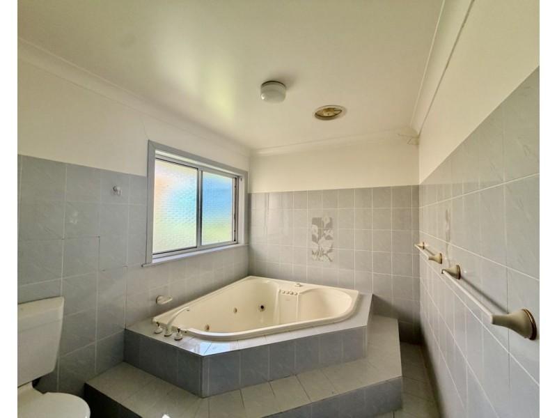 27 Maple Avenue, Moree NSW 2400
