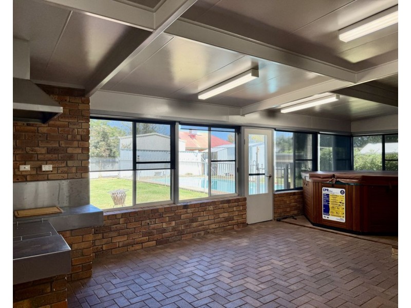27 Maple Avenue, Moree NSW 2400