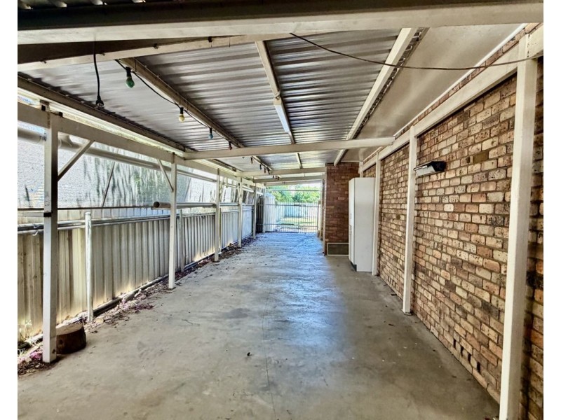 27 Maple Avenue, Moree NSW 2400