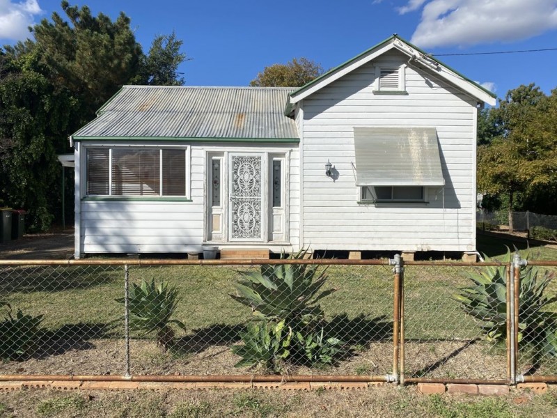 64 Edward Street, Moree NSW 2400