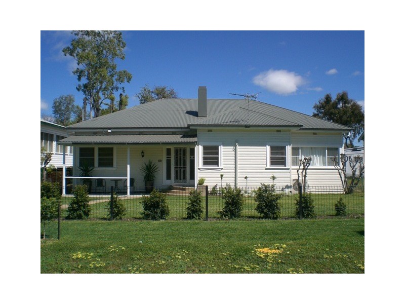 33 Edward Street, Moree NSW 2400
