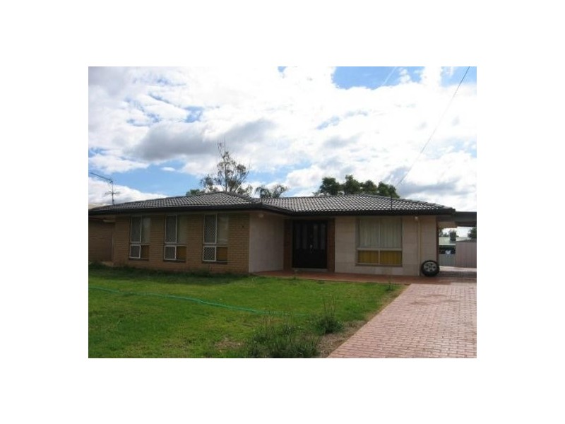 6 Cummins Avenue, Moree NSW 2400