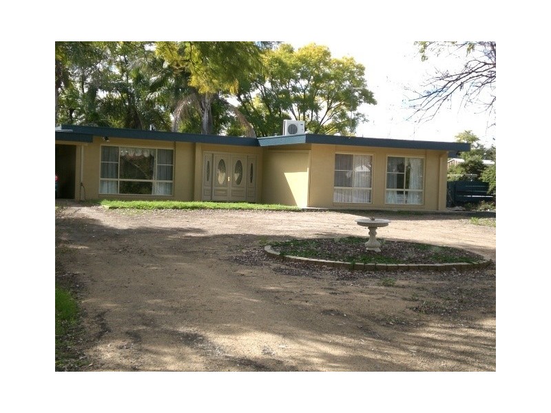 6 Karingal Place, Moree NSW 2400