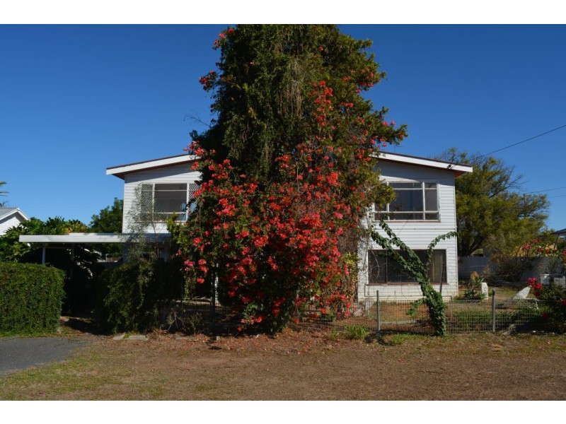 7 Oak St, Moree NSW 2400