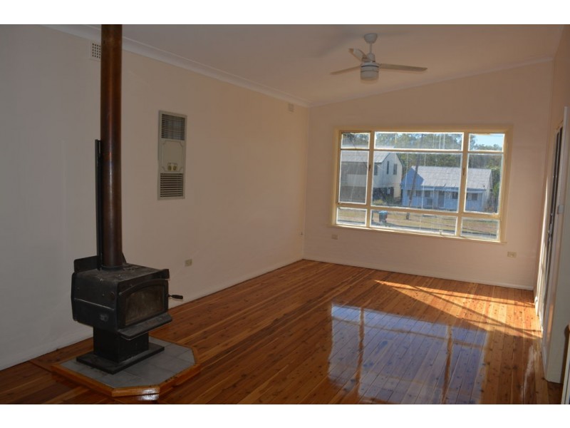 7 Oak St, Moree NSW 2400