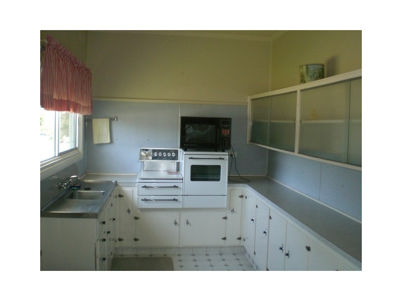 16 Oak Street, Moree NSW 2400