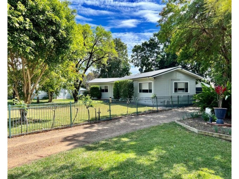 13 Tirzah Street, Moree NSW 2400