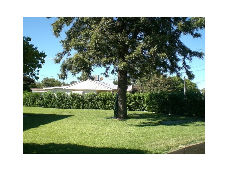 15 Logan Lane, Moree NSW 2400