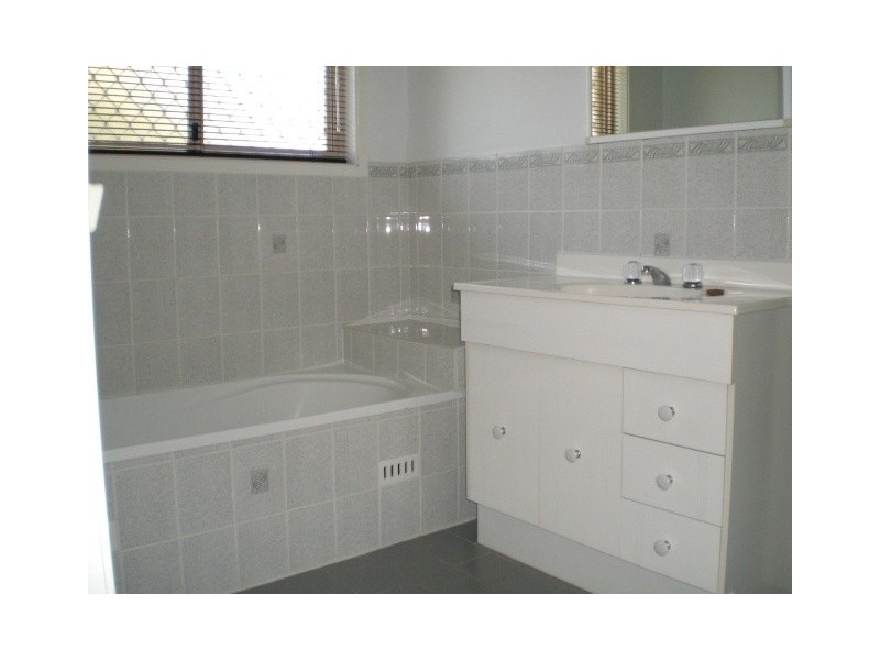 12 Loren Avenue, Moree NSW 2400