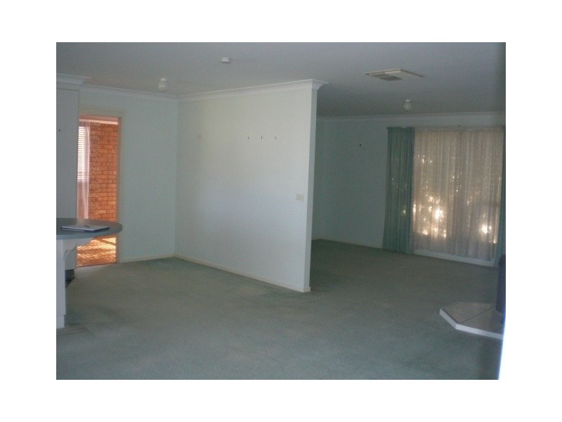12 Loren Avenue, Moree NSW 2400