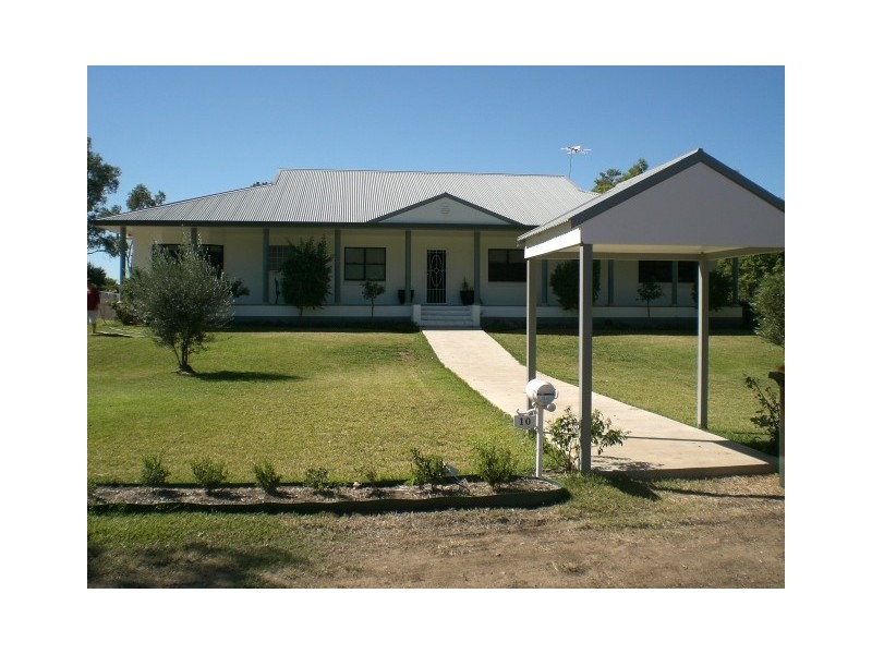 10 COURALLIE STREET, Moree NSW 2400