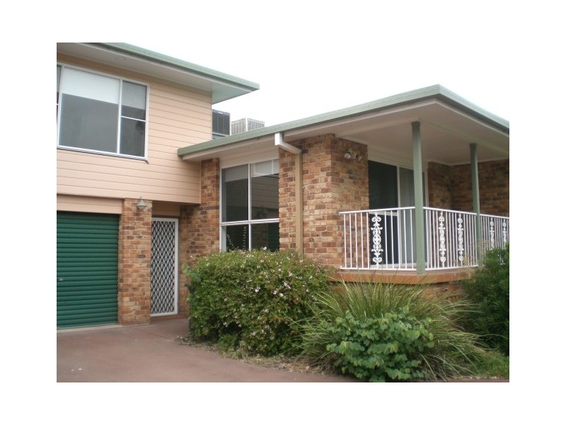 2/27 BALO STREET, Moree NSW 2400