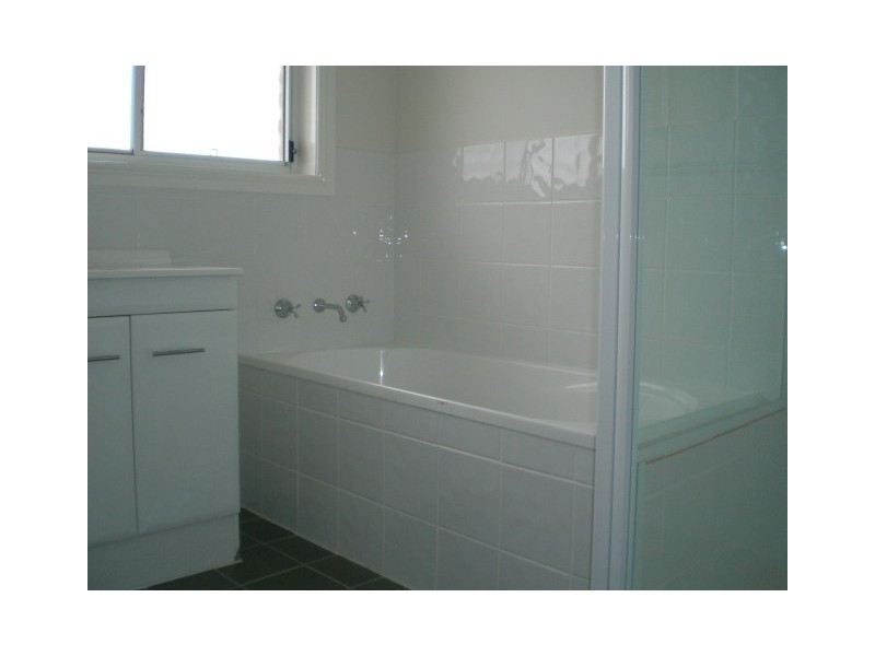 2/27 BALO STREET, Moree NSW 2400