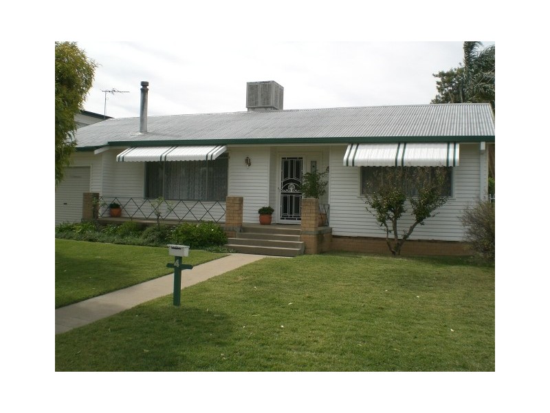 4 DELANDER CRESCENT, Moree NSW 2400