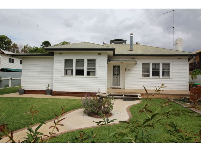 38 GWYDIR STREET, Moree NSW 2400
