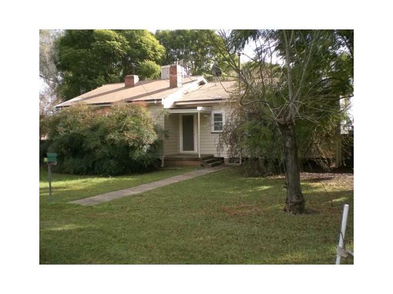 17 DOBBIE STREET, Moree NSW 2400