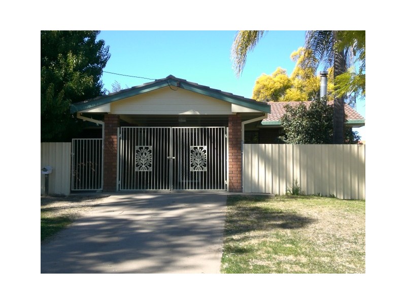 4 JACARANDA DRIVE, Moree NSW 2400