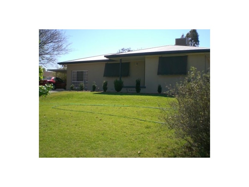 1 WILLOW PLACE, Moree NSW 2400