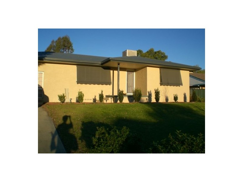1 WILLOW PLACE, Moree NSW 2400