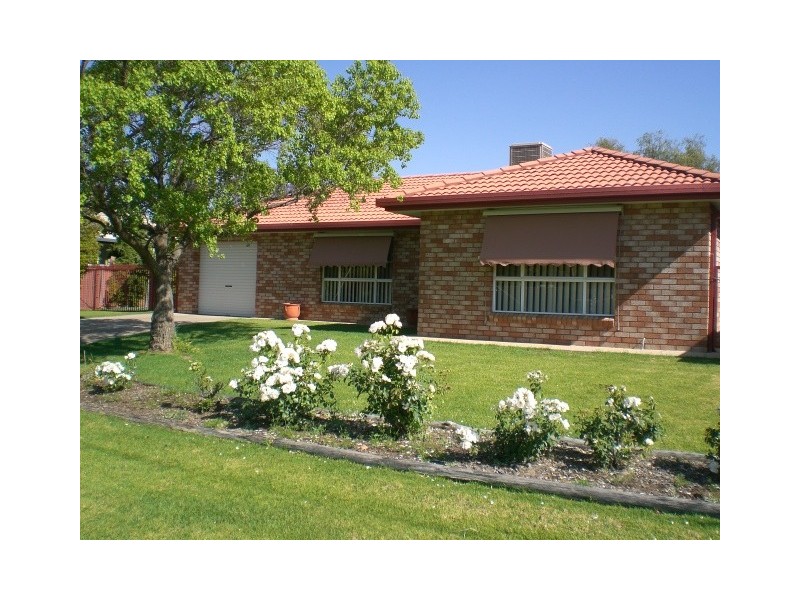 16 LOREN AVENUE, Moree NSW 2400