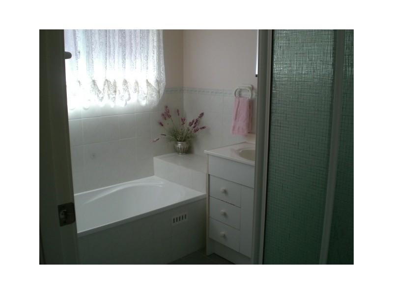 16 LOREN AVENUE, Moree NSW 2400