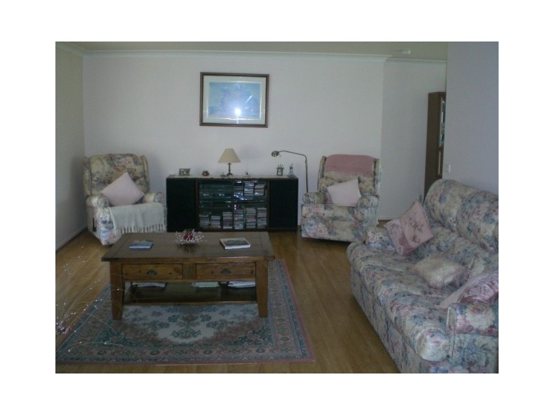 16 LOREN AVENUE, Moree NSW 2400