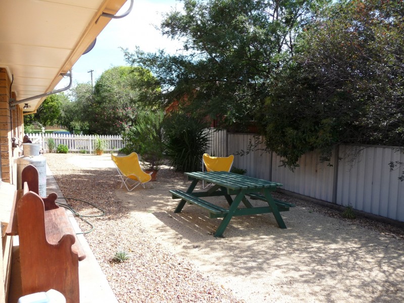 1 CUMMINS AVENUE, Moree NSW 2400