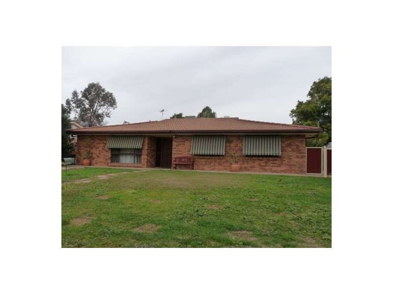 12 KEPERRA PLACE, Moree NSW 2400