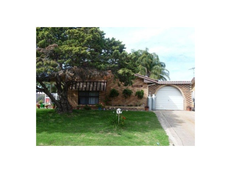 2 ALLAMBIE PLACE, Moree NSW 2400