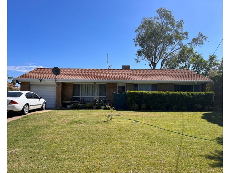 15 HELENSVALE AVENUE, Moree NSW 2400