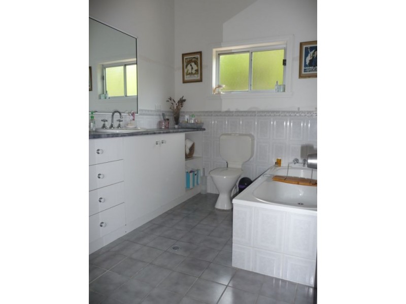 9 GWYDIR STREET, Moree NSW 2400