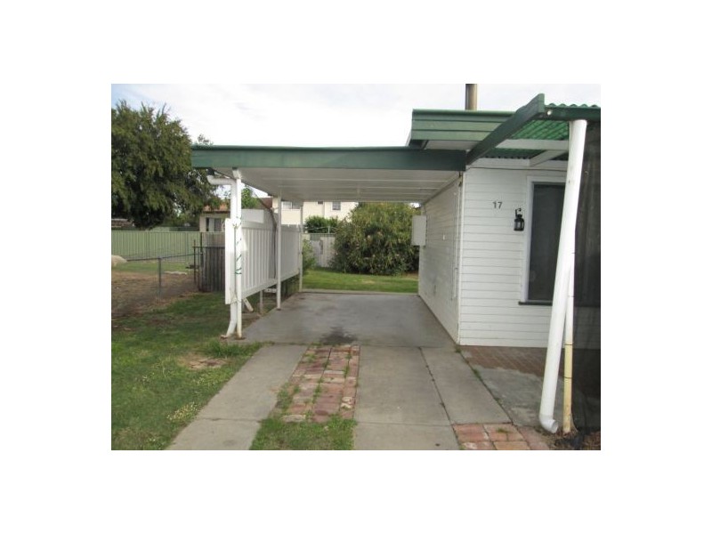 17 DELANDER CRESCENT, Moree NSW 2400