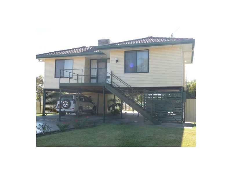 7 ROBERTSON AVENUE, Moree NSW 2400