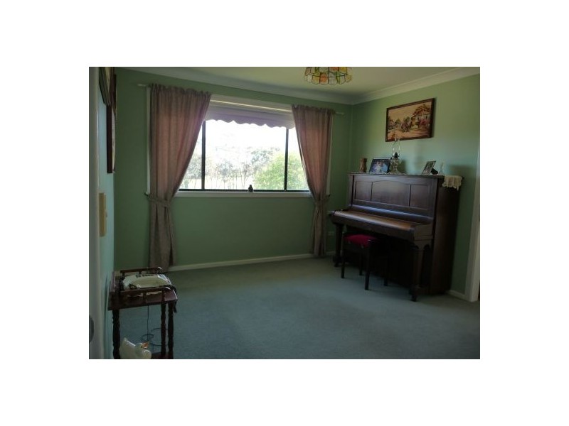 7 ROBERTSON AVENUE, Moree NSW 2400