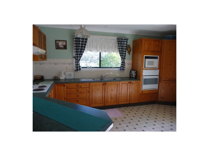 7 ROBERTSON AVENUE, Moree NSW 2400